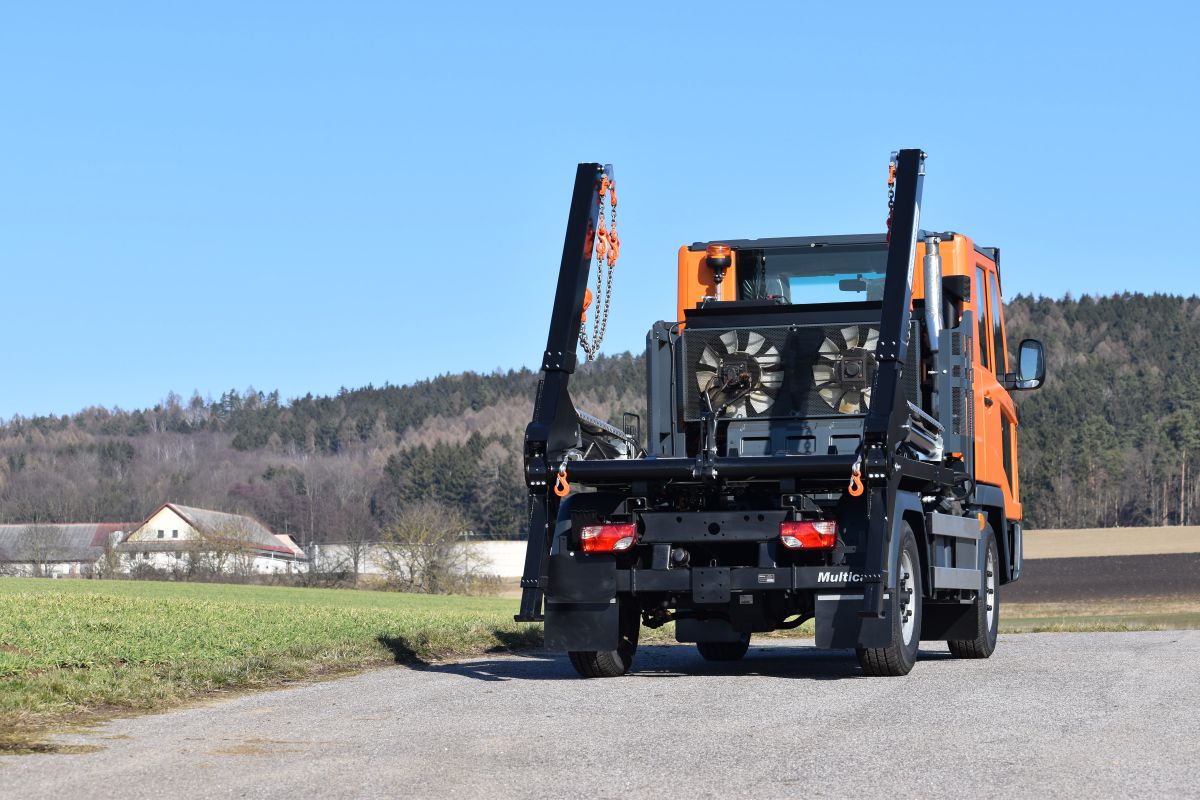 Dvouramenný nosič kontejnerů DN2500