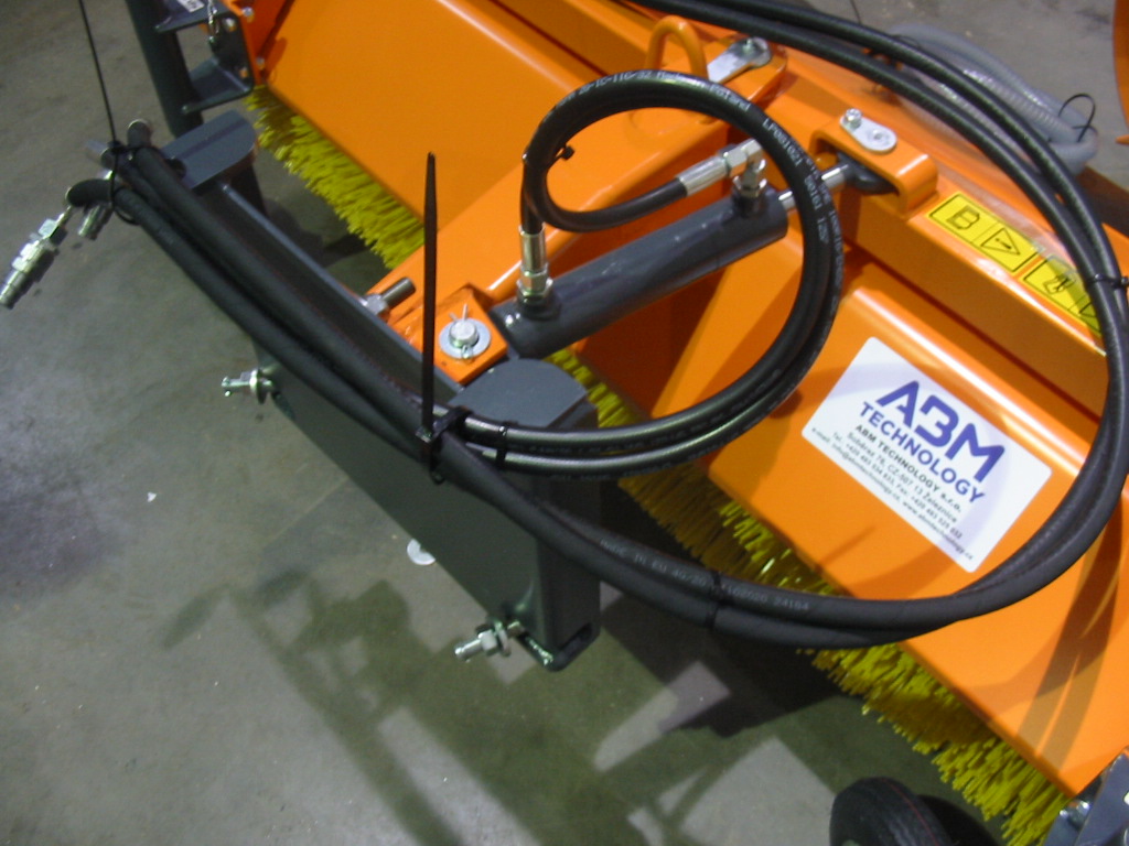 Silniční zametač SZ