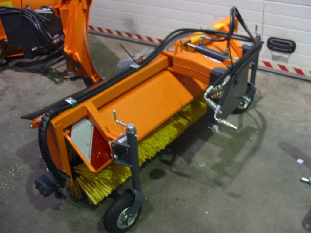 Silniční zametač SZ