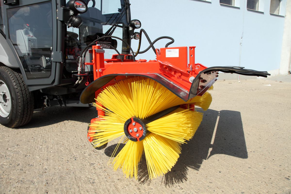 Silniční zametač SZP