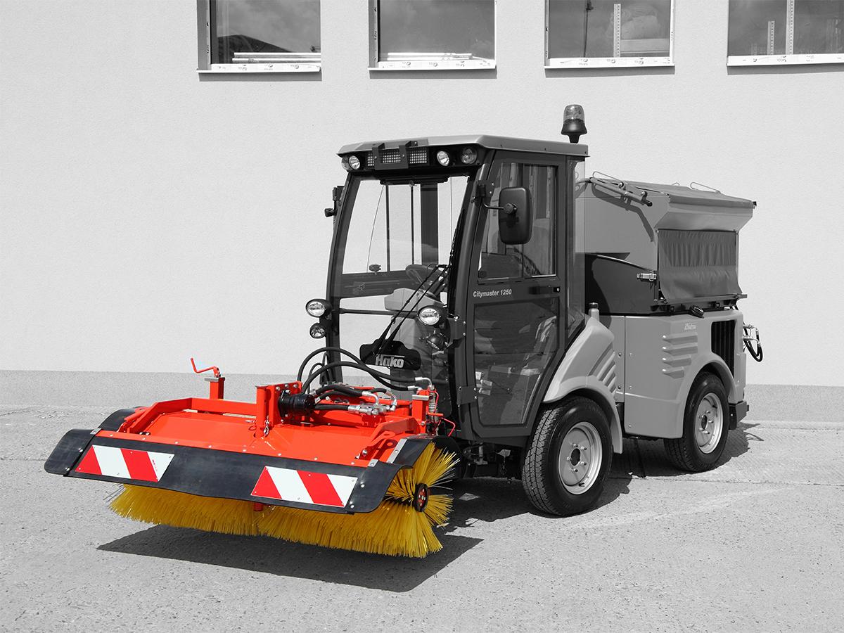 Silniční zametač SZP