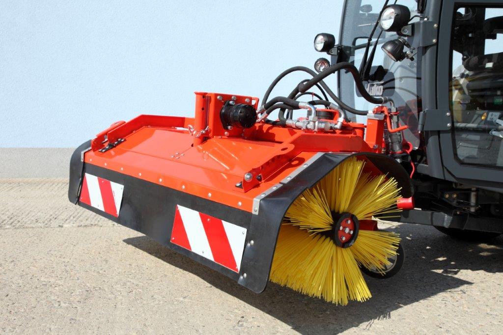 Silniční zametač SZP