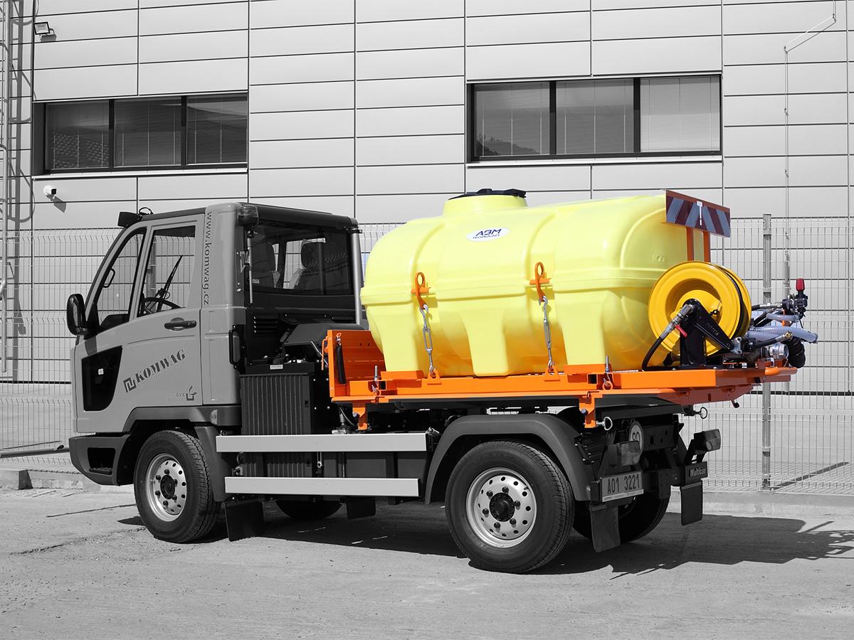 Vodní cisterna CNT a mycí lišta ML