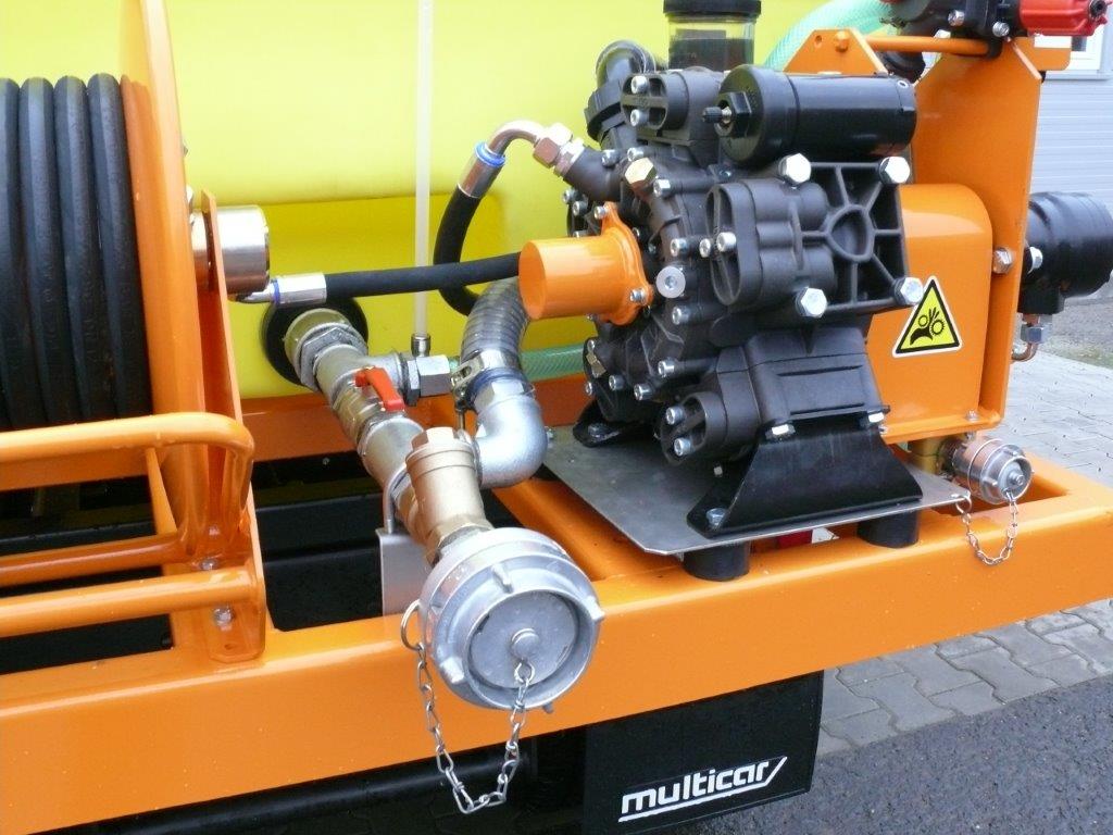 Vodní cisterna CNT a mycí lišta ML