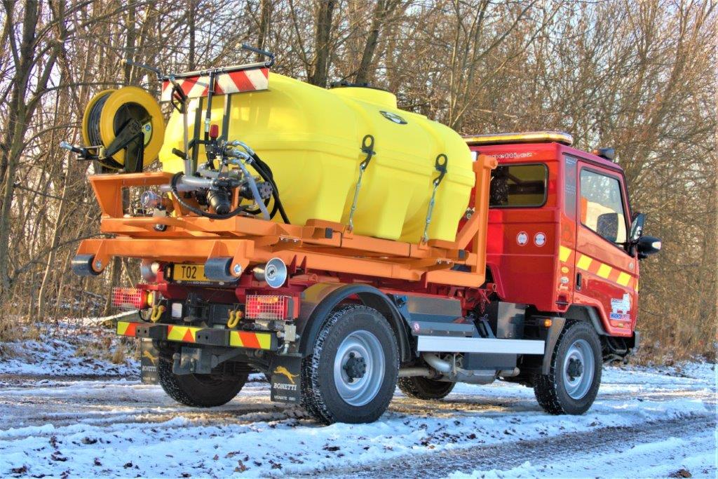 Vodní cisterna CNT a mycí lišta ML