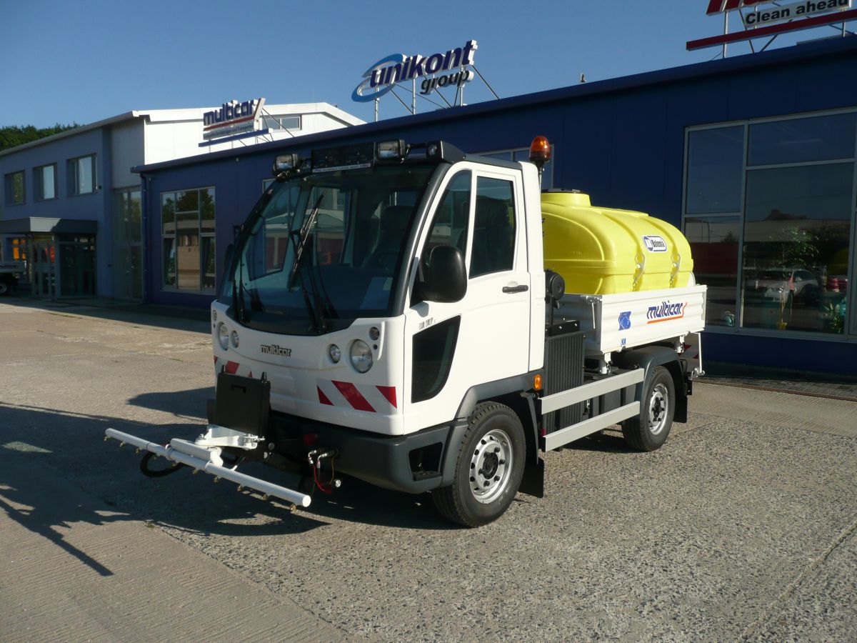 Vodní cisterna CNT a mycí lišta ML