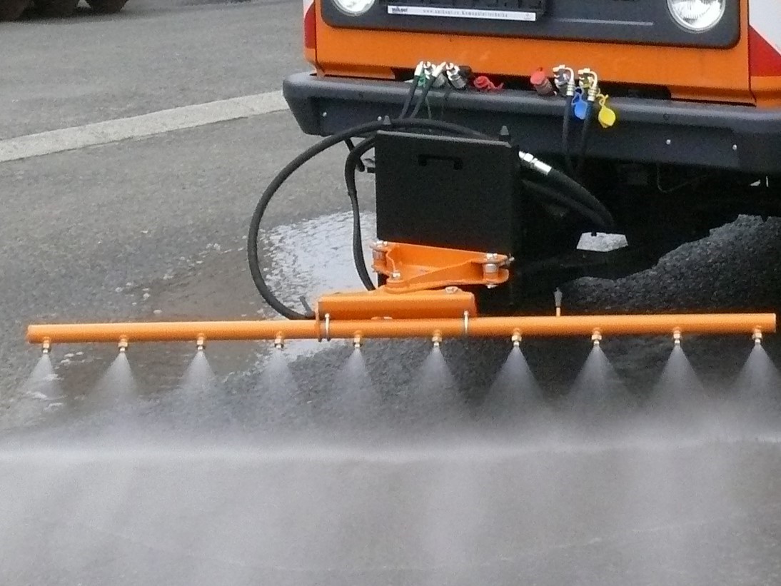 Vodní cisterna CNT a mycí lišta ML