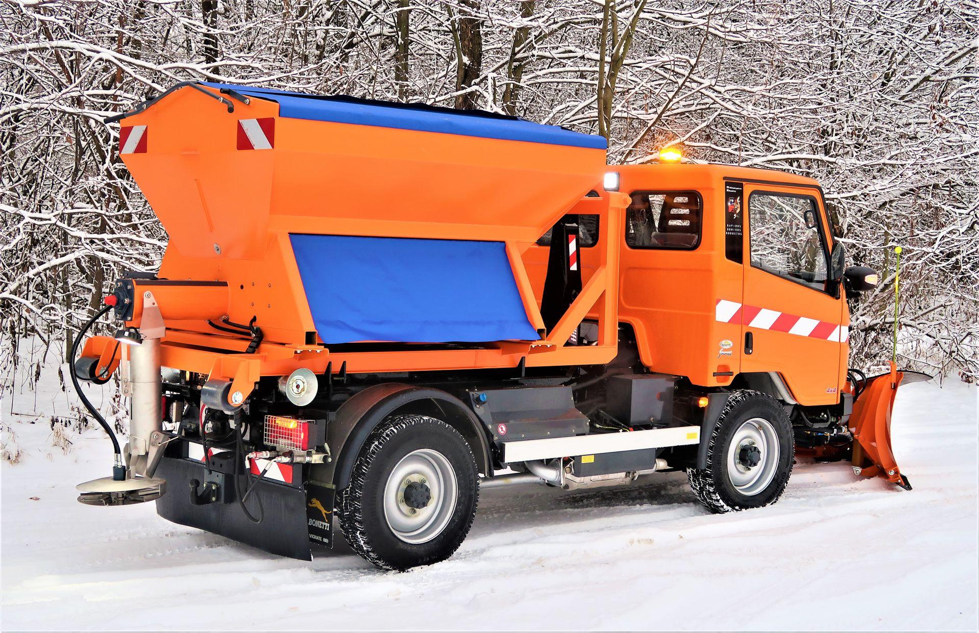 Předání nástaveb sypač BBS a sněhová radlice PKV na podvozku Bonetti spol. I-TEC Czech zákazníkovi Oderské Městské Služby.
