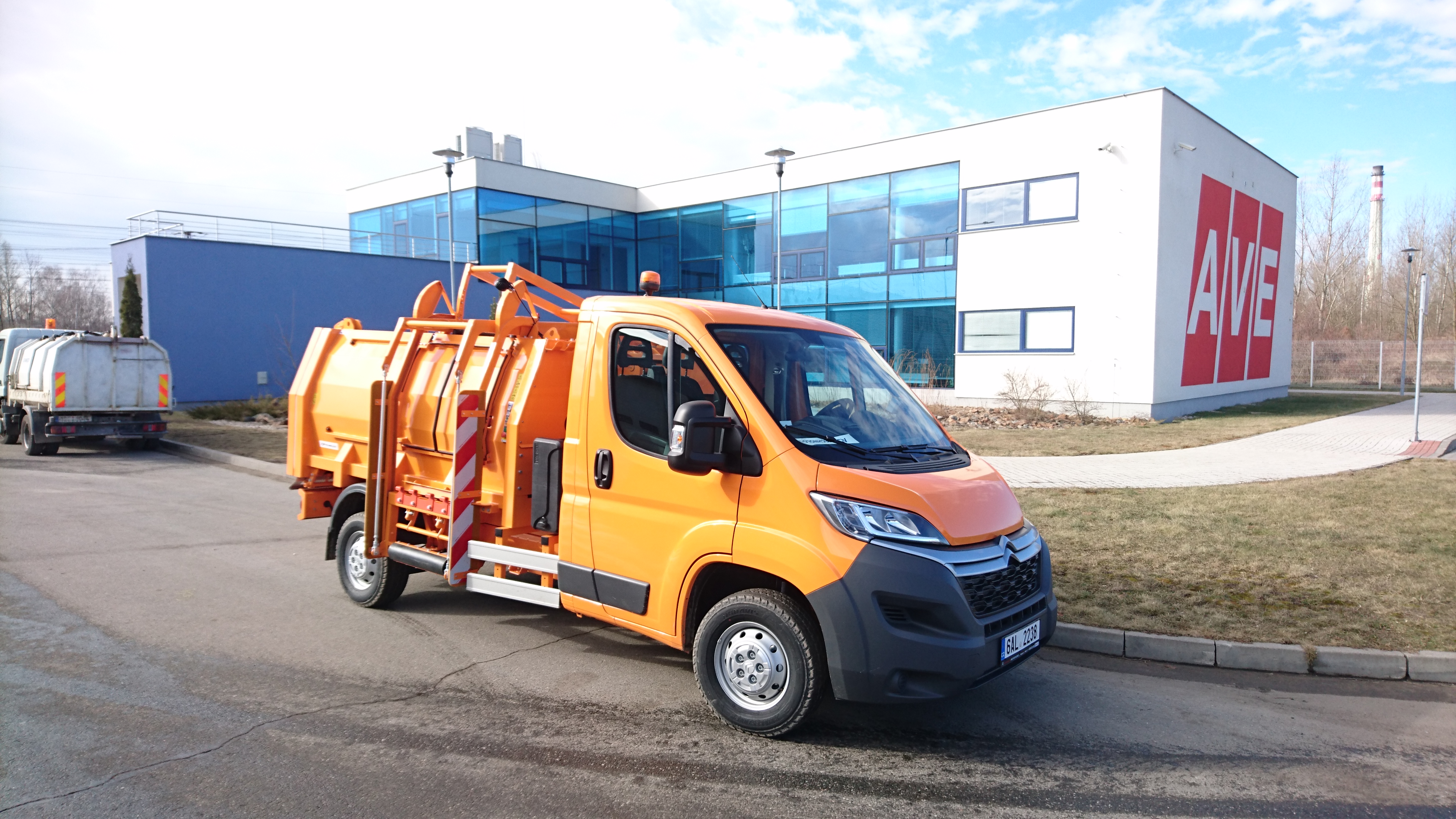 Lisovací nástavba na odpadky BL35 pro AVE Kolín.