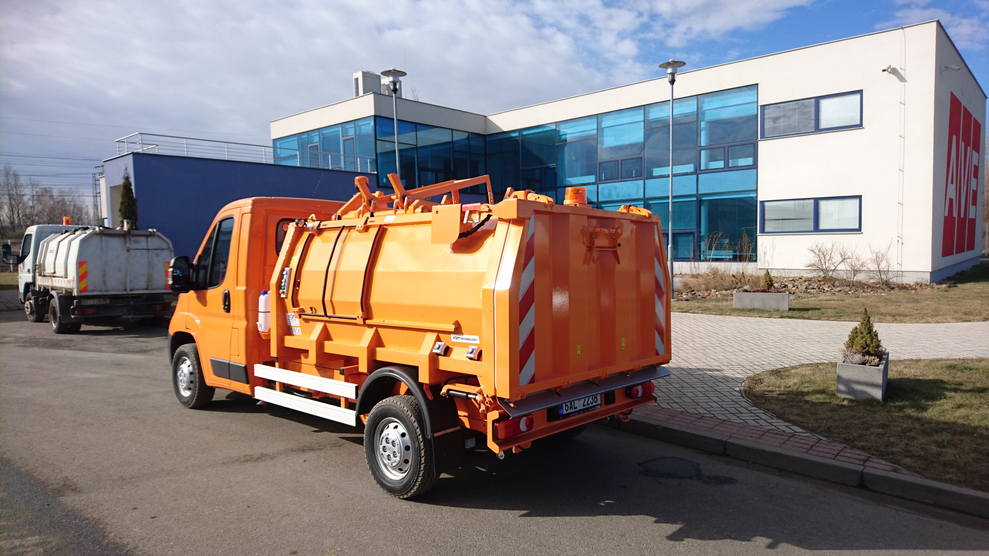 Lisovací nástavba na odpadky BL35 pro AVE Kolín.