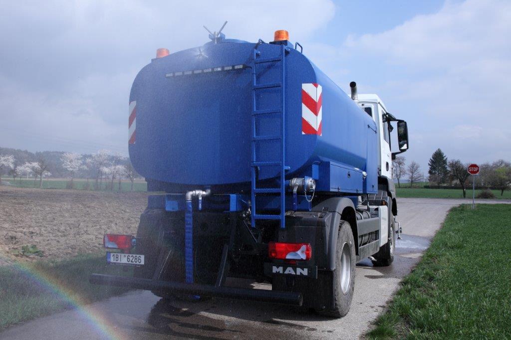 Mycí a kropící zařízení CNT pro společnost FCC.