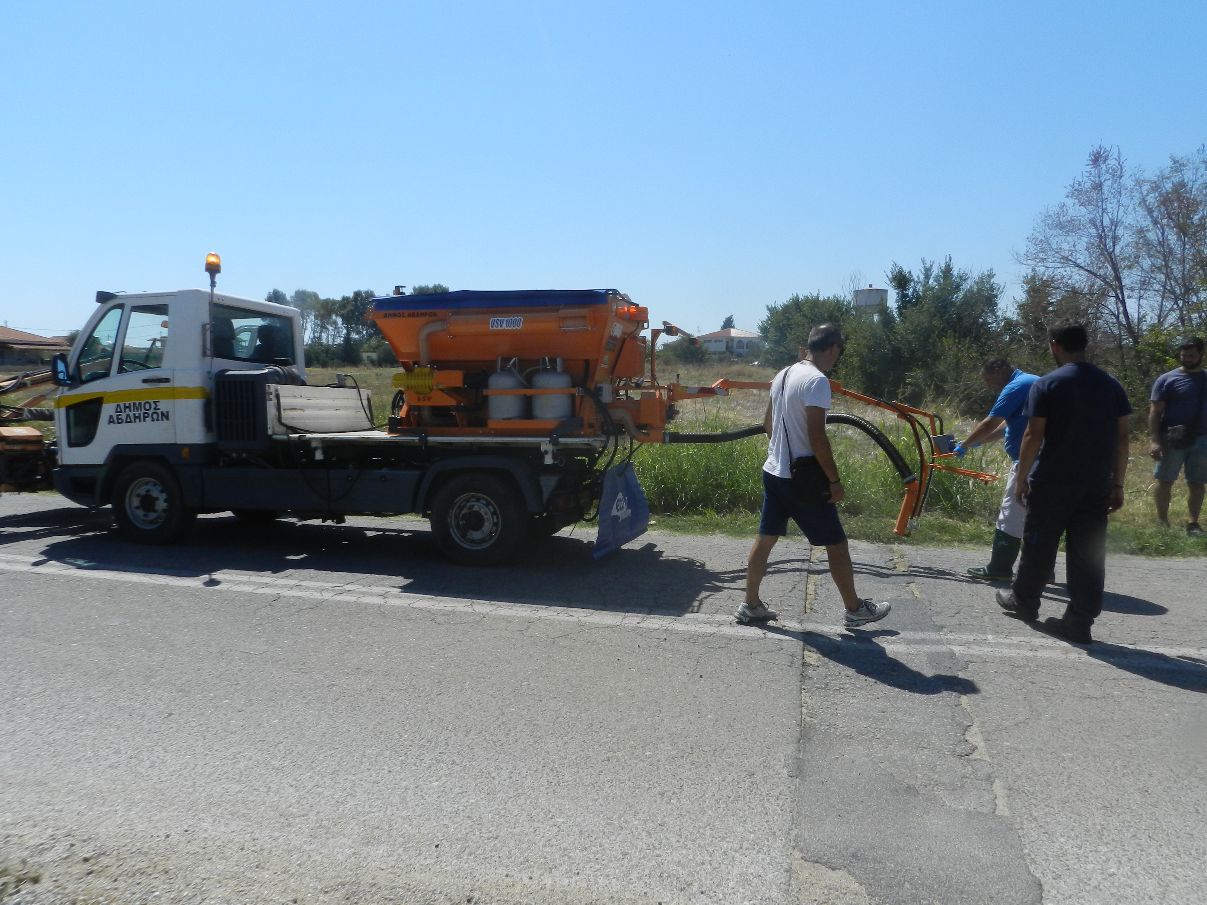 Předání vysprávkové soupravy vozovek VSV1000 na podvozku Multicar zákazníkovi - město Avdira, naším zástupcem v Řecku, spol. Ecosolution. 